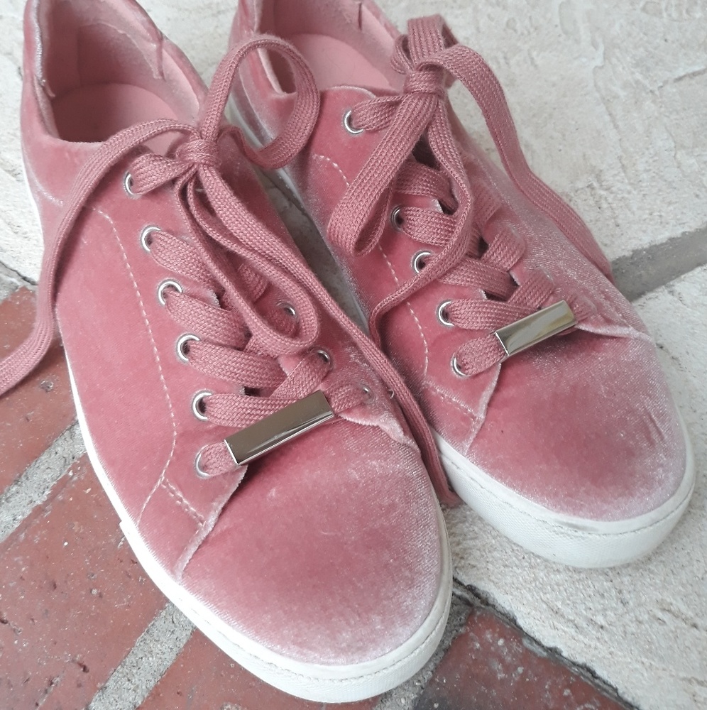 ALDO Blush Pink Velvet Sneakers Sz 7.5